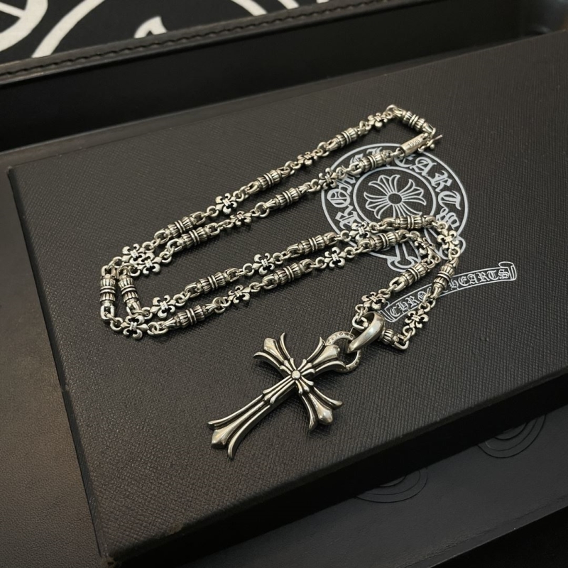 Ch*0me He**ts necklaces